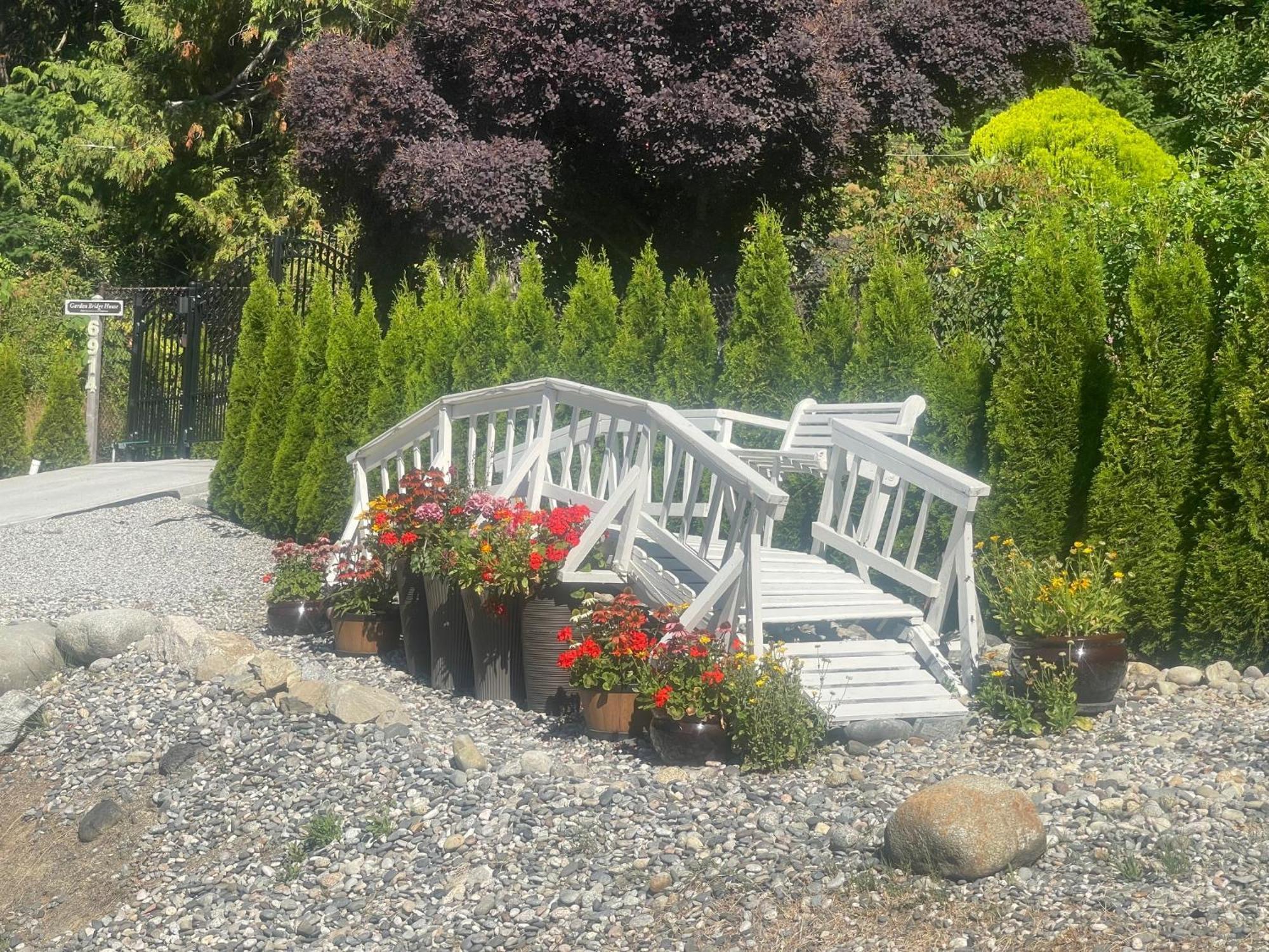 Garden Bridge House Villa Сешелт Екстериор снимка